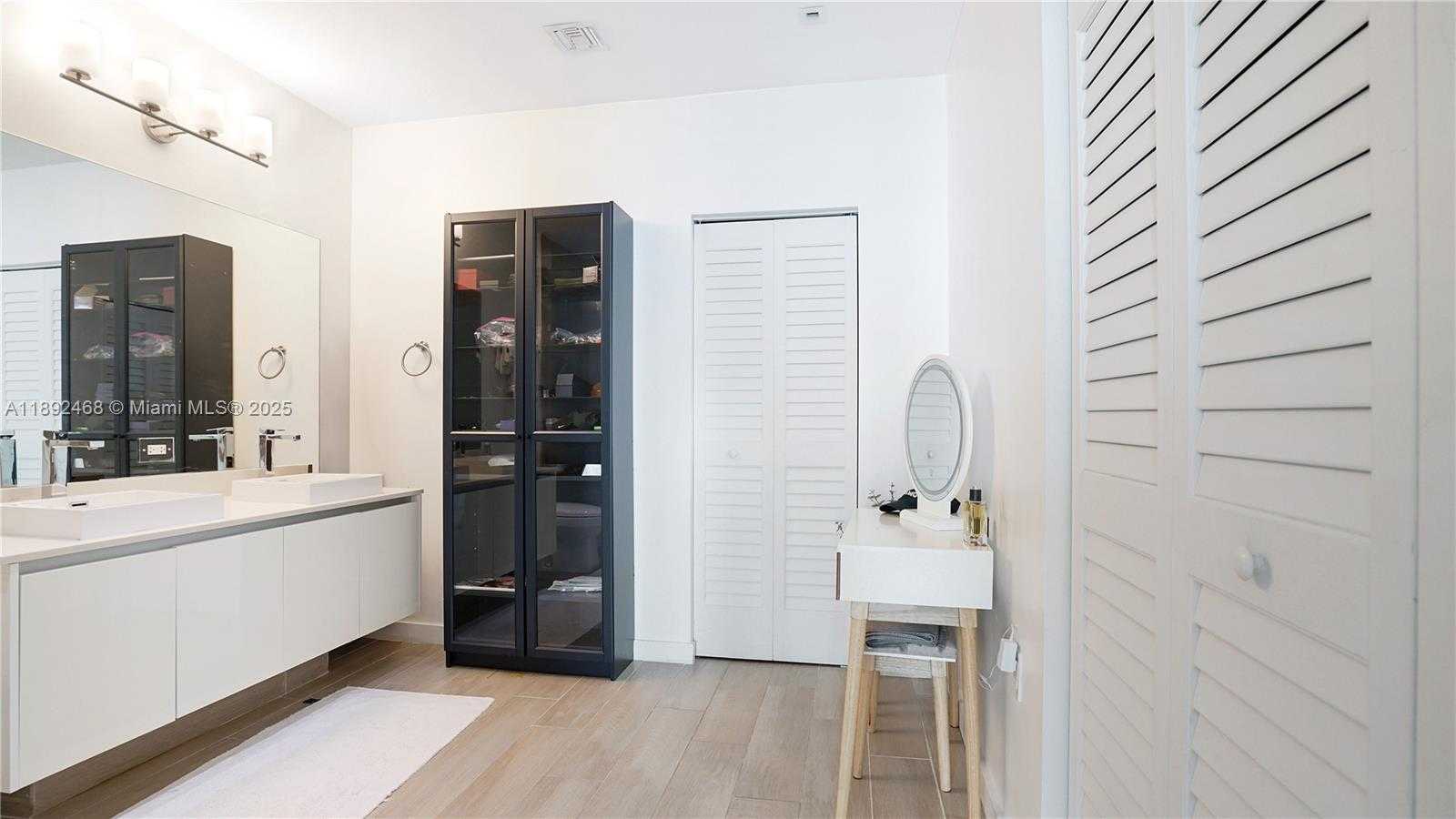 Small Image of 1600 SOUTH WEST 1ST AVE #810, Miami Number 9