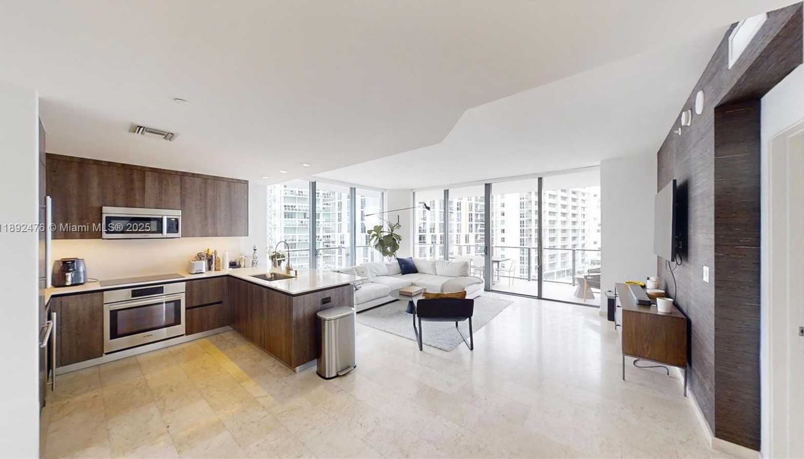 Small Image of 68 SOUTH EAST 6 ST #1111, Miami Number 1