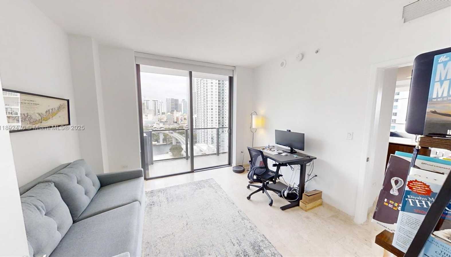 Small Image of 68 SOUTH EAST 6 ST #1111, Miami Number 20