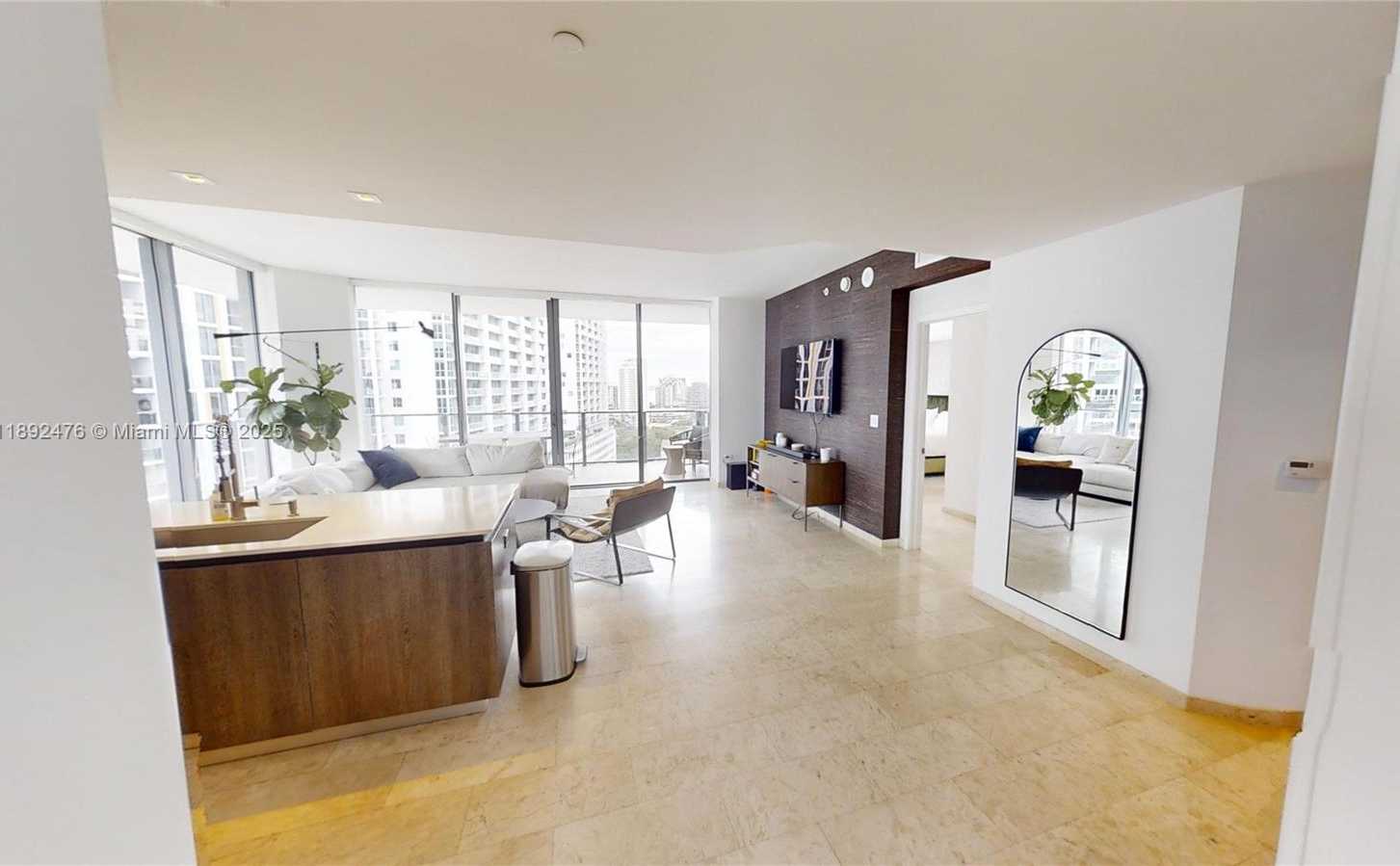 Small Image of 68 SOUTH EAST 6 ST #1111, Miami Number 21