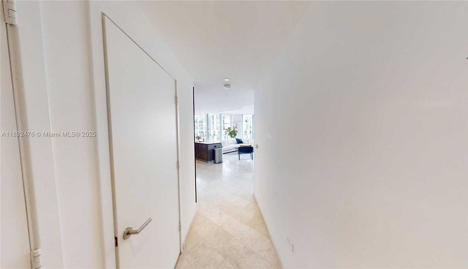 Small Image of 68 SOUTH EAST 6 ST #1111, Miami Number 24