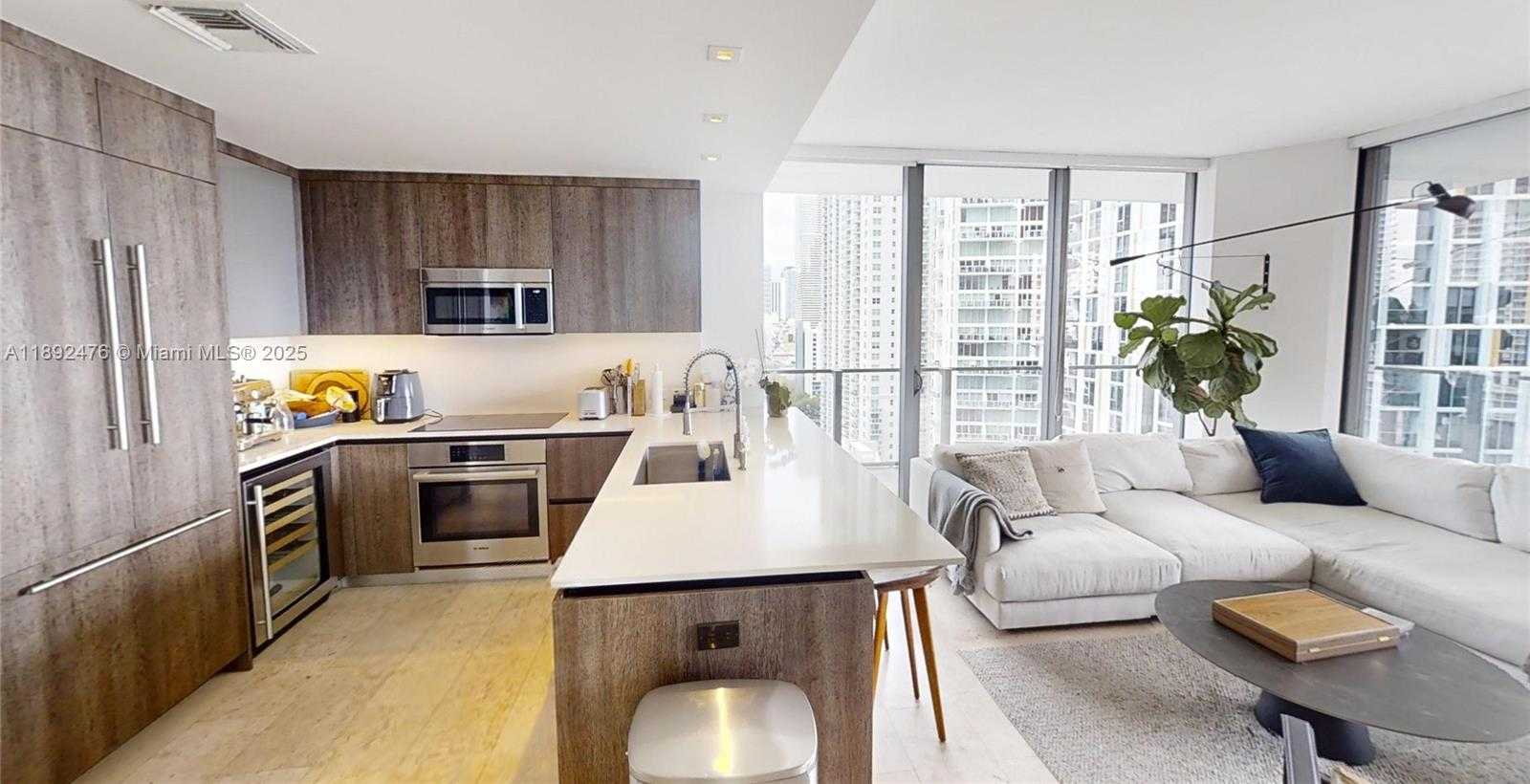 Small Image of 68 SOUTH EAST 6 ST #1111, Miami Number 26