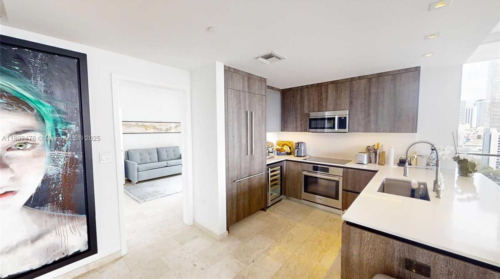 Small Image of 68 SOUTH EAST 6 ST #1111, Miami Number 27