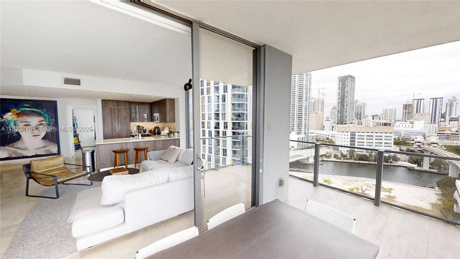 Small Image of 68 SOUTH EAST 6 ST #1111, Miami Number 28