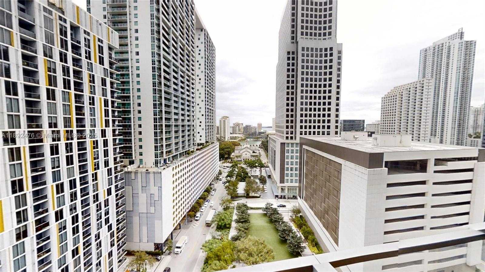 Small Image of 68 SOUTH EAST 6 ST #1111, Miami Number 30