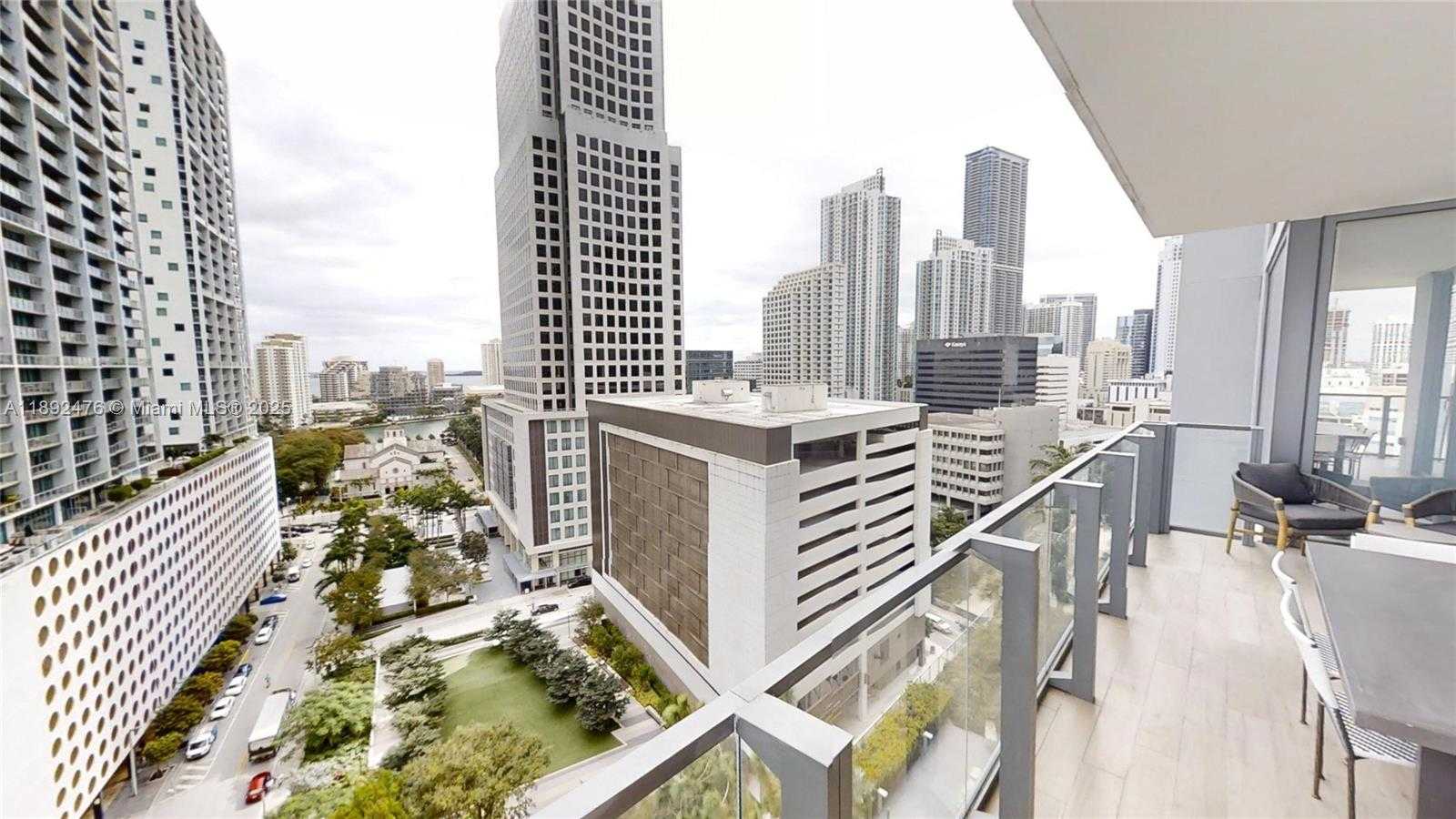 Small Image of 68 SOUTH EAST 6 ST #1111, Miami Number 33