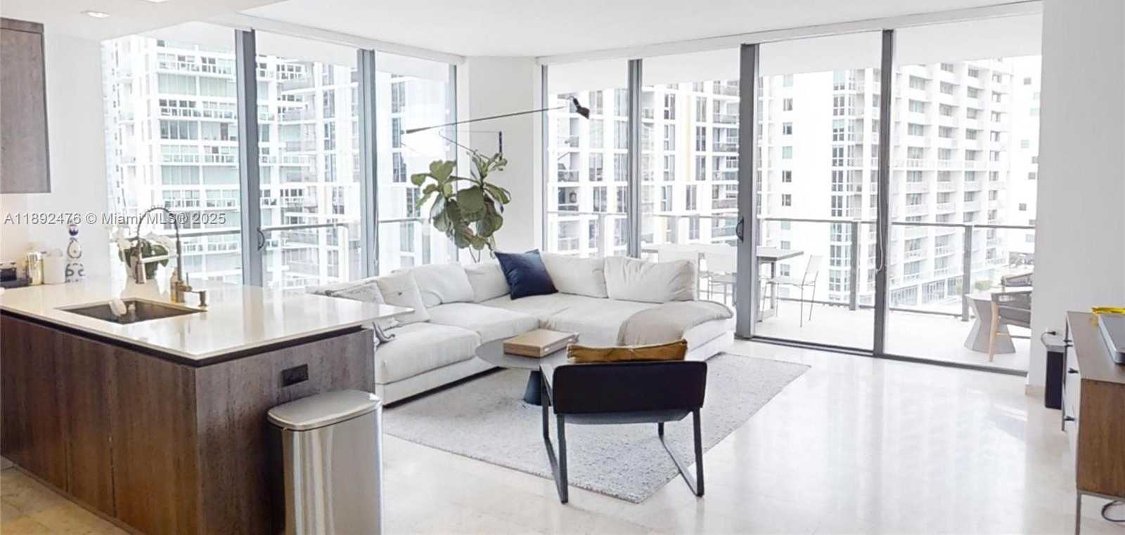 Small Image of 68 SOUTH EAST 6 ST #1111, Miami Number 37