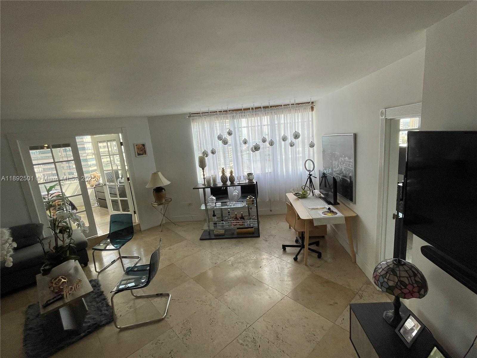 Small Image of 801 BRICKELL BAY DR #1961, Miami Number 2
