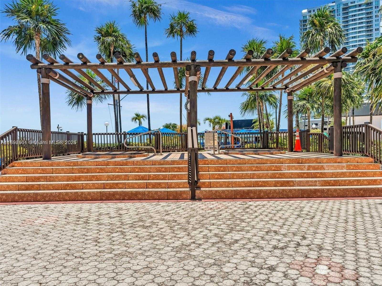 Small Image of 801 BRICKELL BAY DR #1961, Miami Number 34