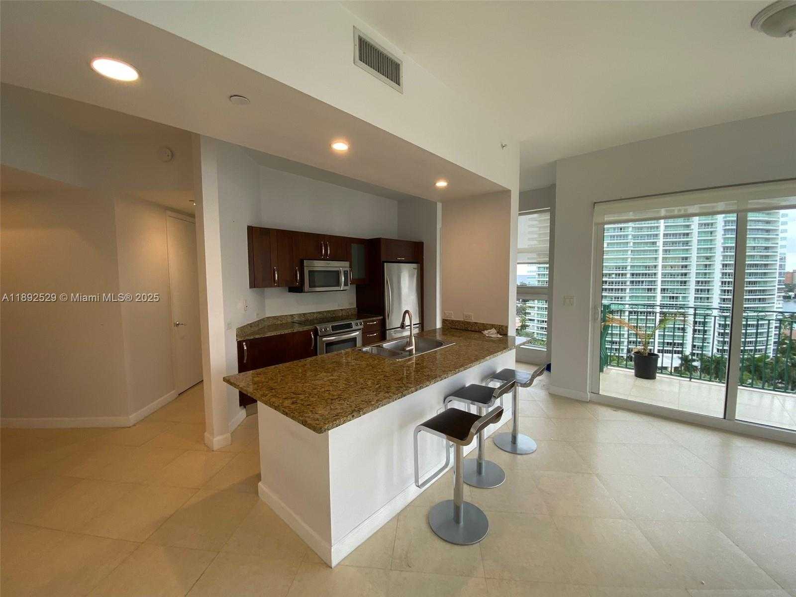 Small Image of 20000 EAST COUNTRY CLUB DR #PH01, Aventura Number 12