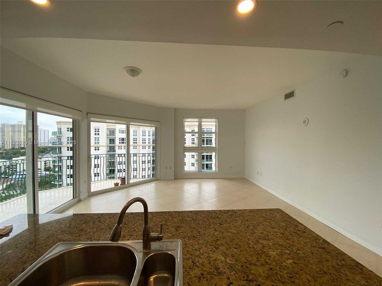Small Image of 20000 EAST COUNTRY CLUB DR #PH01, Aventura Number 13