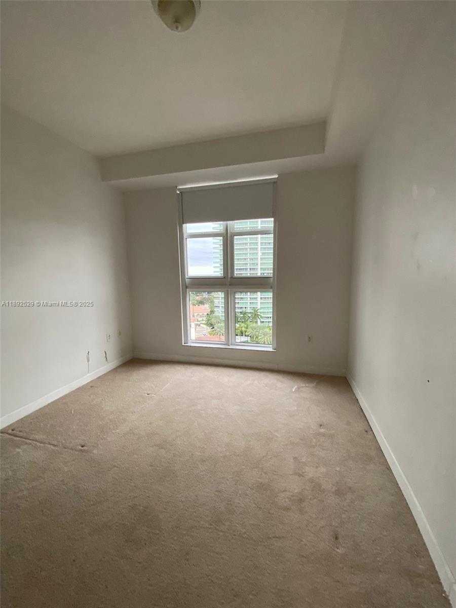 Small Image of 20000 EAST COUNTRY CLUB DR #PH01, Aventura Number 16