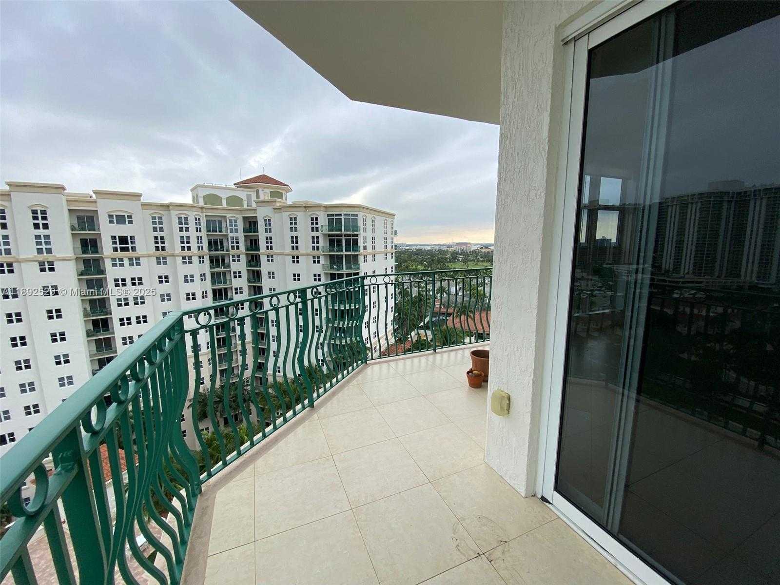 Small Image of 20000 EAST COUNTRY CLUB DR #PH01, Aventura Number 18