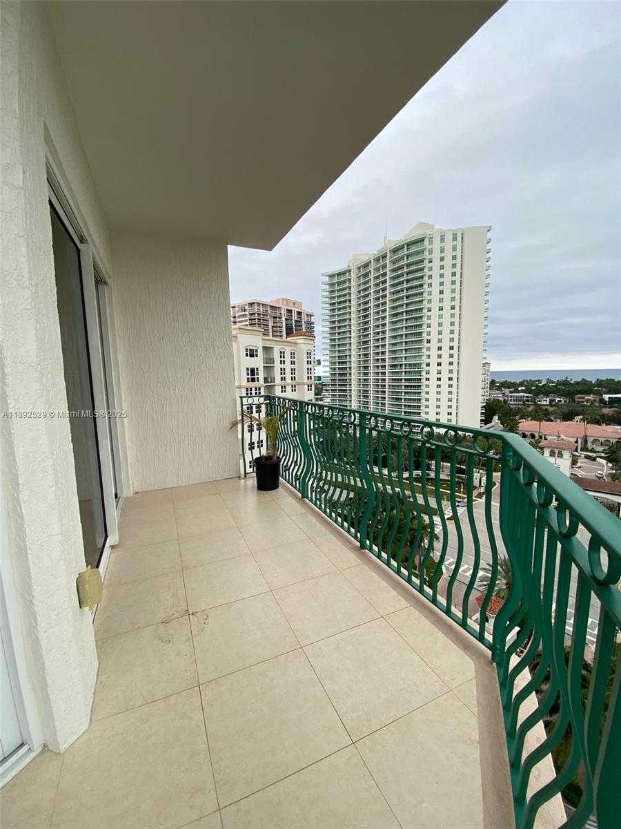 Small Image of 20000 EAST COUNTRY CLUB DR #PH01, Aventura Number 19