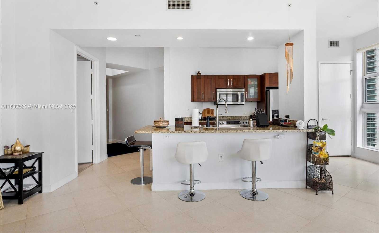 Small Image of 20000 EAST COUNTRY CLUB DR #PH01, Aventura Number 23