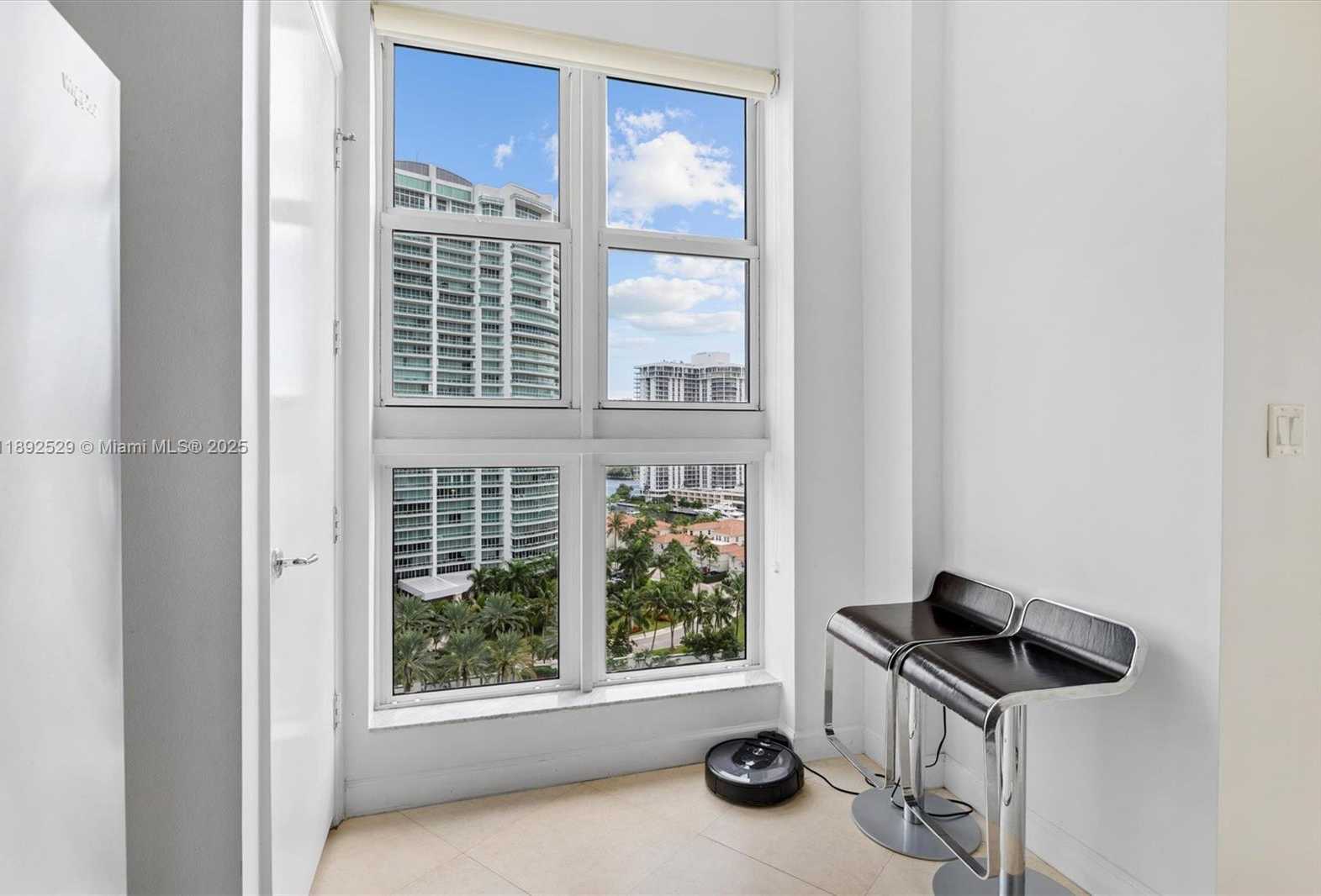 Small Image of 20000 EAST COUNTRY CLUB DR #PH01, Aventura Number 28