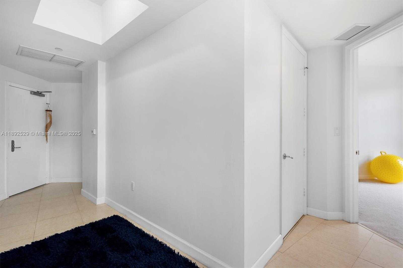 Small Image of 20000 EAST COUNTRY CLUB DR #PH01, Aventura Number 42
