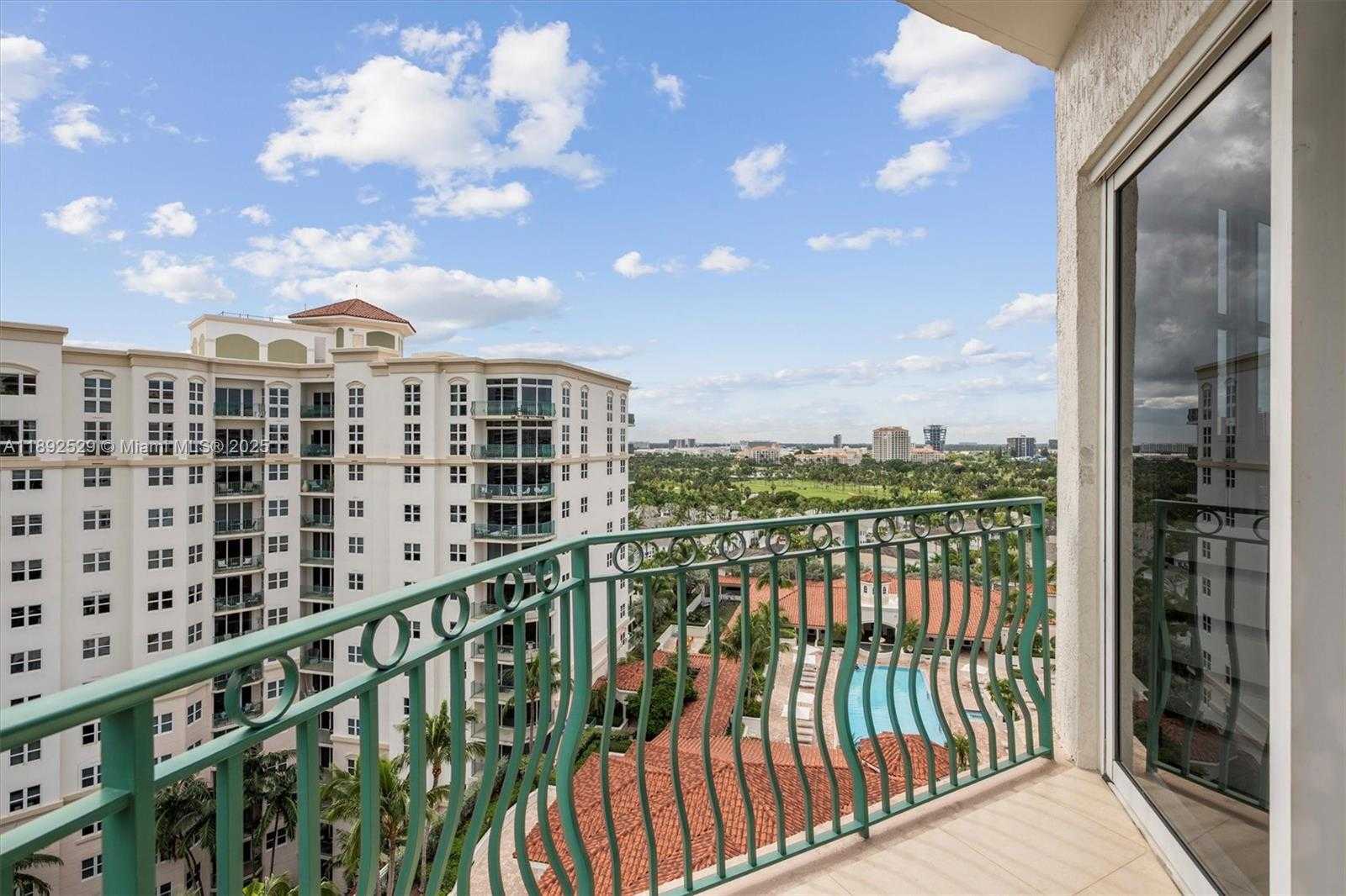 Small Image of 20000 EAST COUNTRY CLUB DR #PH01, Aventura Number 46