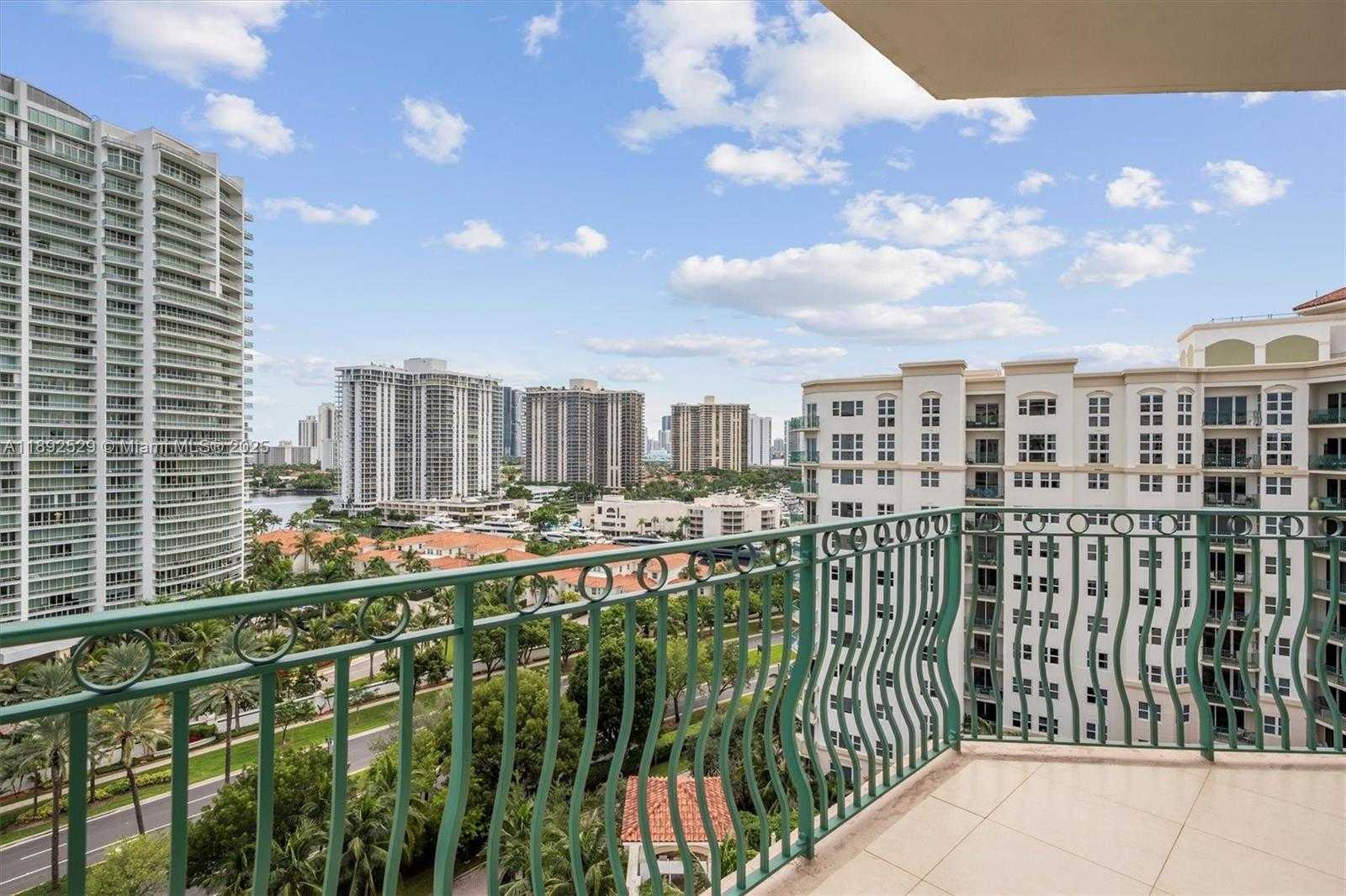 Small Image of 20000 EAST COUNTRY CLUB DR #PH01, Aventura Number 47