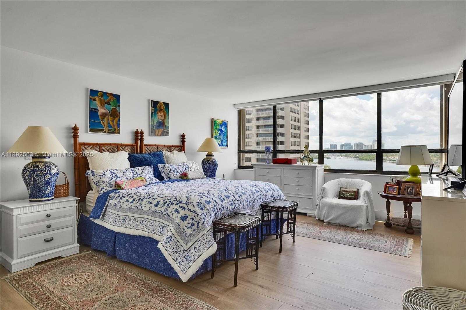 Small Image of 3 GROVE ISLE DR #C708, Miami Number 6