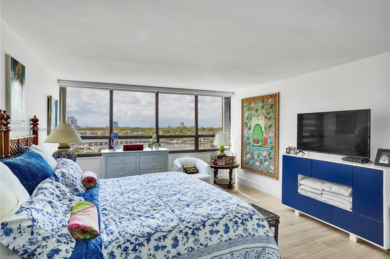 Small Image of 3 GROVE ISLE DR #C708, Miami Number 7