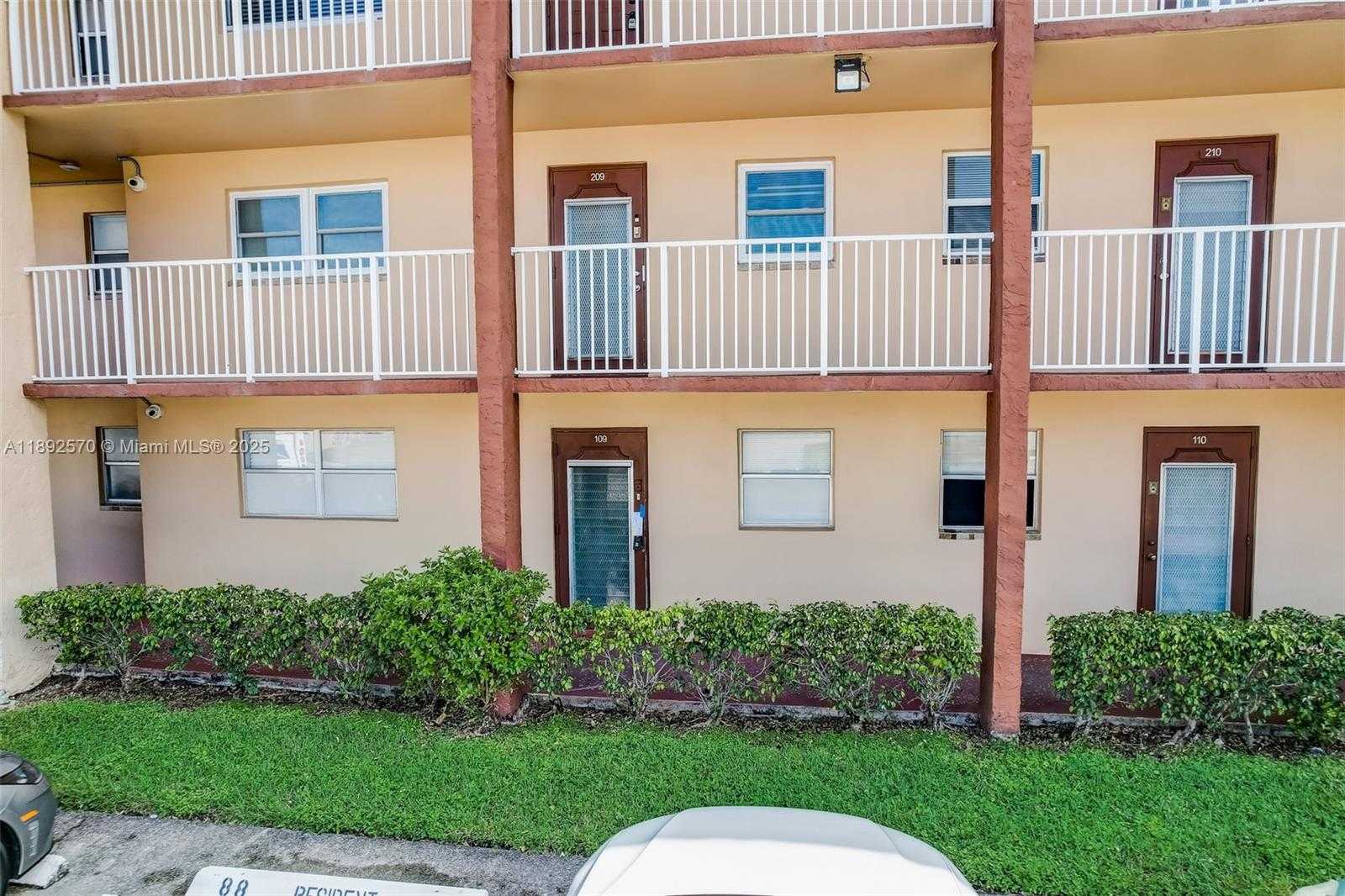 Small Image of 9001 SUNRISE LAKES BLVD #109, Sunrise Number 1