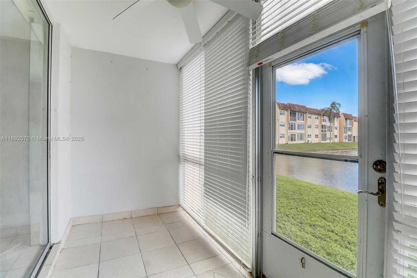 Small Image of 9001 SUNRISE LAKES BLVD #109, Sunrise Number 18