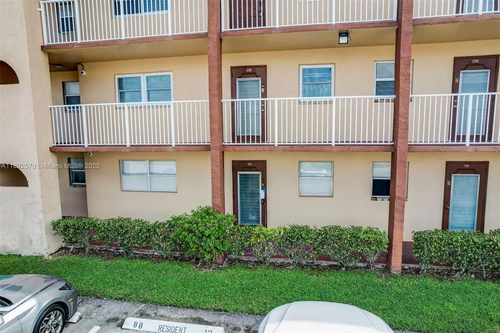 Small Image of 9001 SUNRISE LAKES BLVD #109, Sunrise Number 21