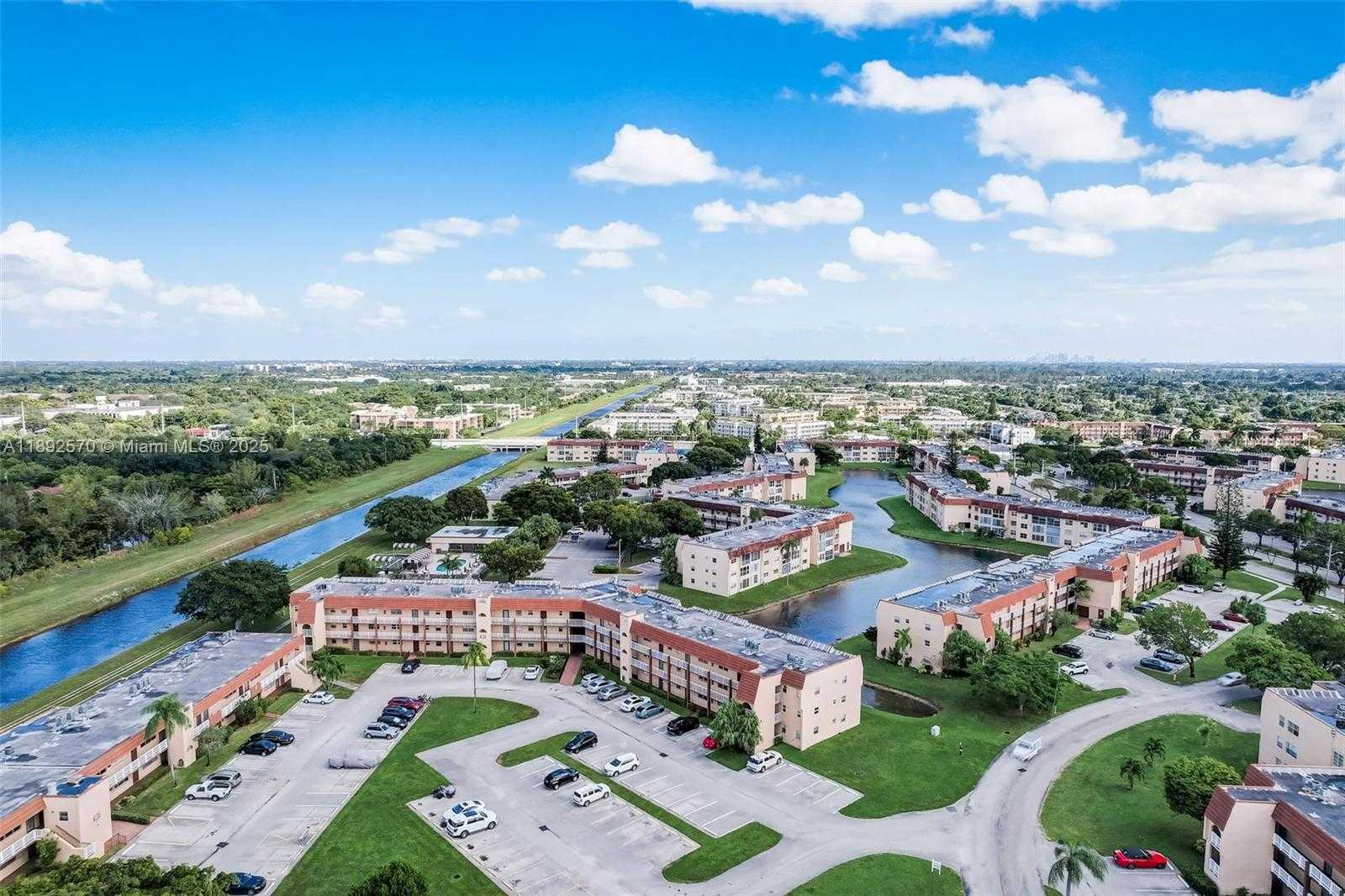 Small Image of 9001 SUNRISE LAKES BLVD #109, Sunrise Number 26