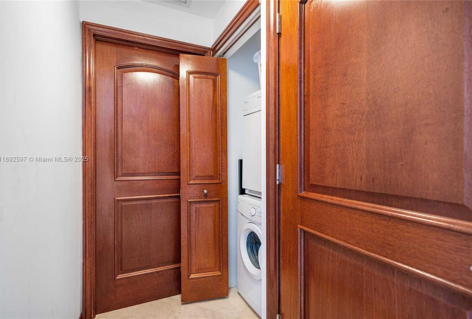 Small Image of 601 NORTH EAST 36TH ST #2908, Miami Number 19