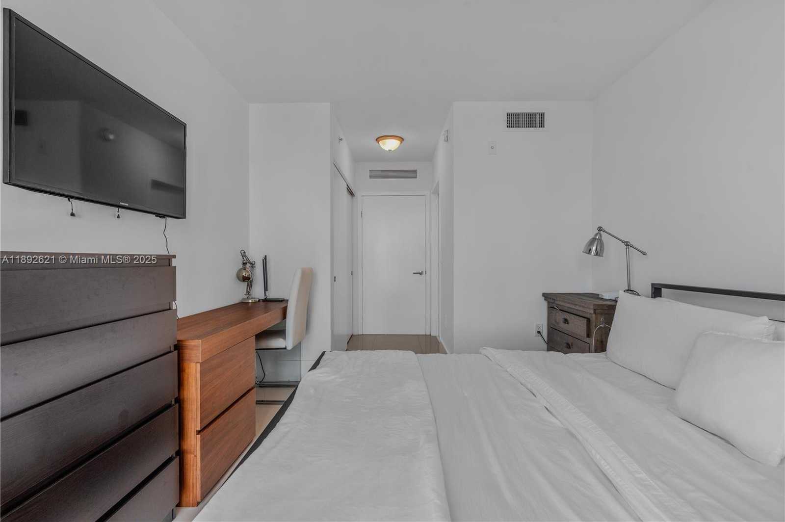 Small Image of 6620 INDIAN CREEK DR #605, Miami Beach Number 11