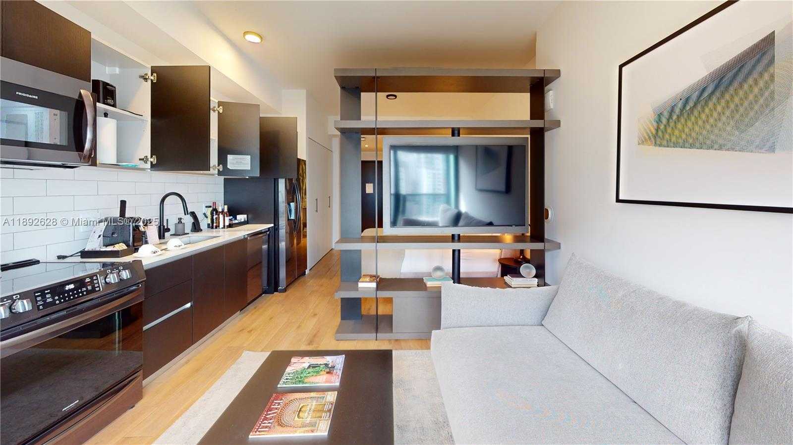 Small Image of 398 NORTH EAST 5TH #2016, Miami Number 11