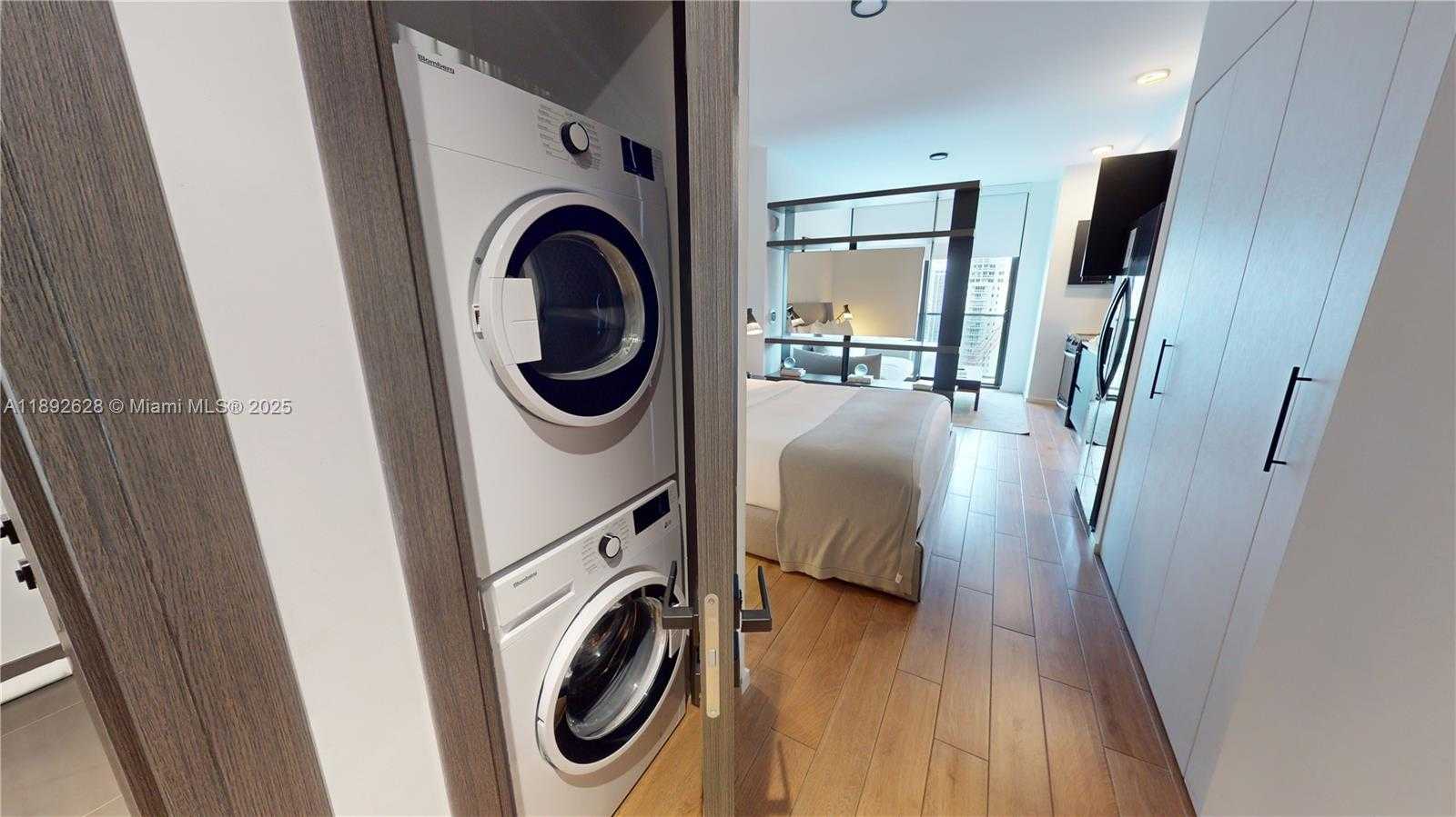 Small Image of 398 NORTH EAST 5TH #2016, Miami Number 12