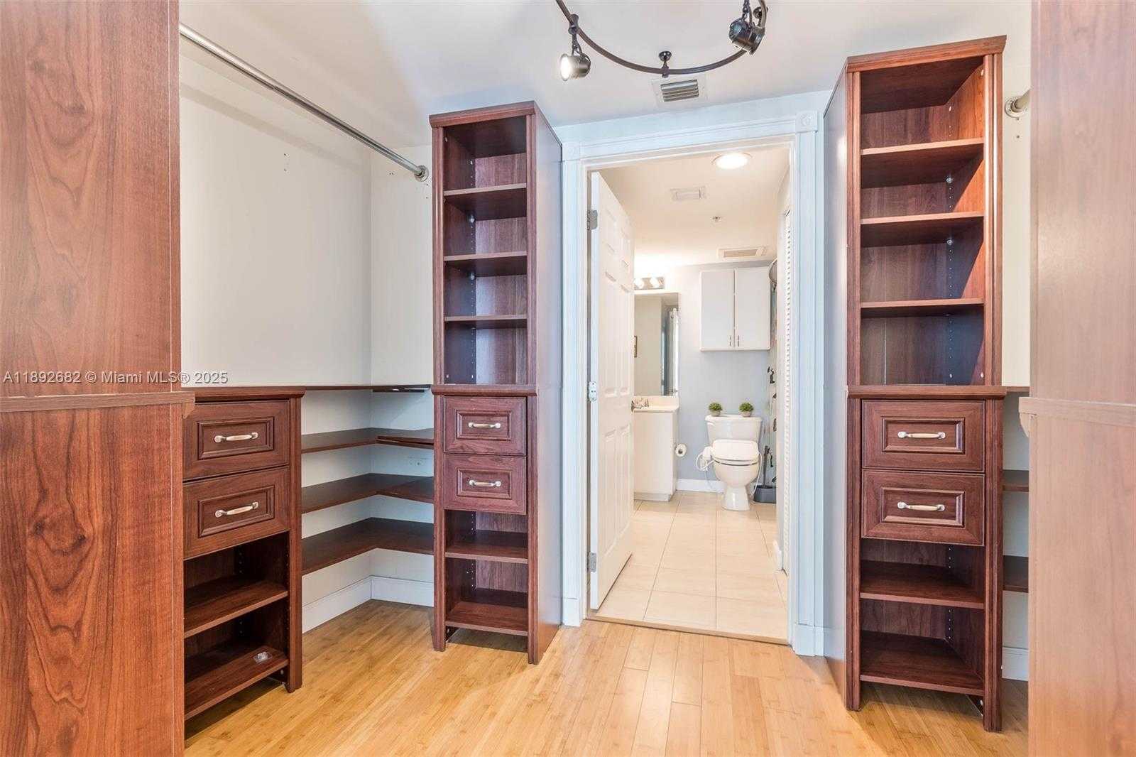 Small Image of 1750 NORTH BAYSHORE DR #1809, Miami Number 13