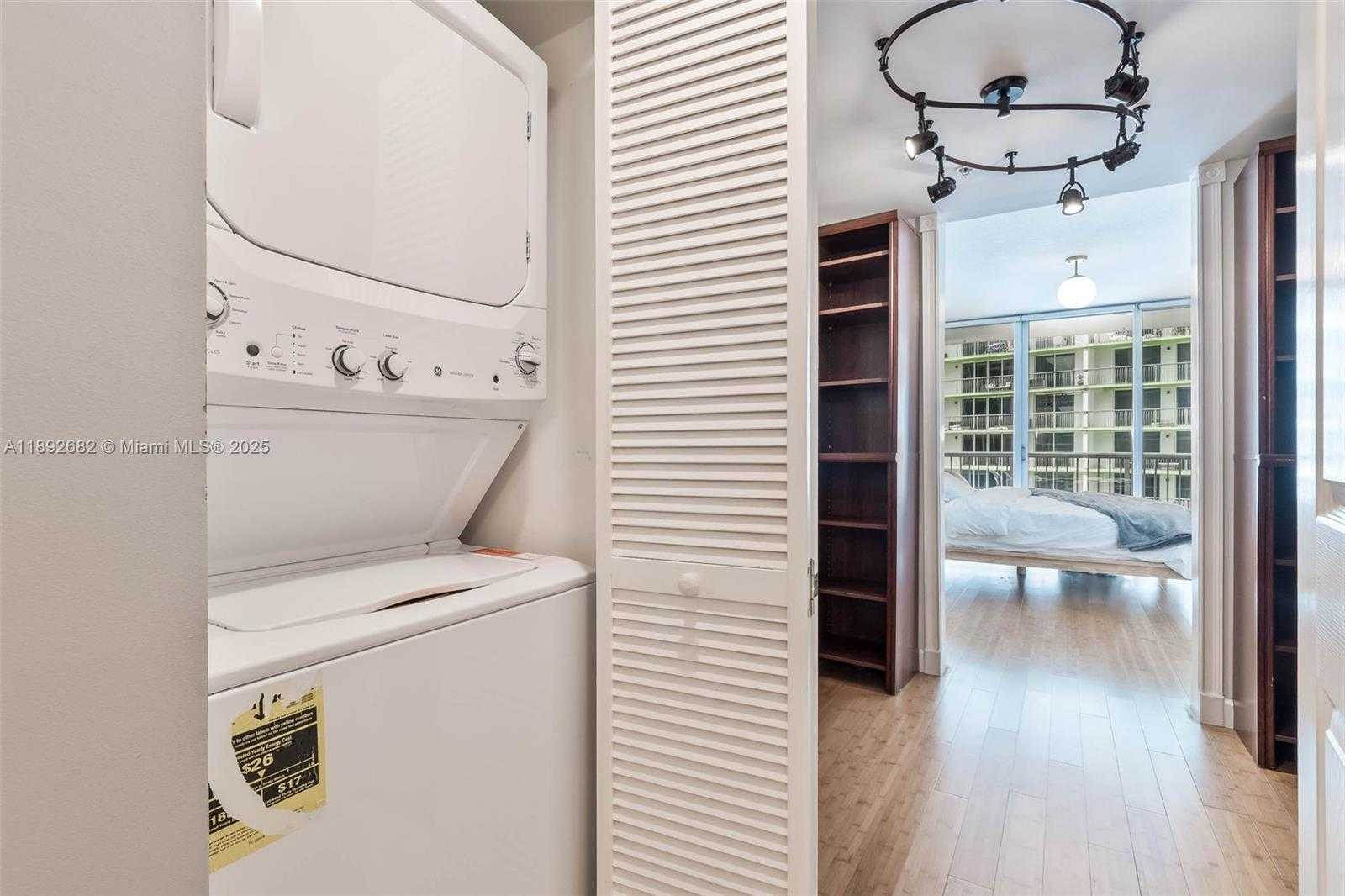 Small Image of 1750 NORTH BAYSHORE DR #1809, Miami Number 14