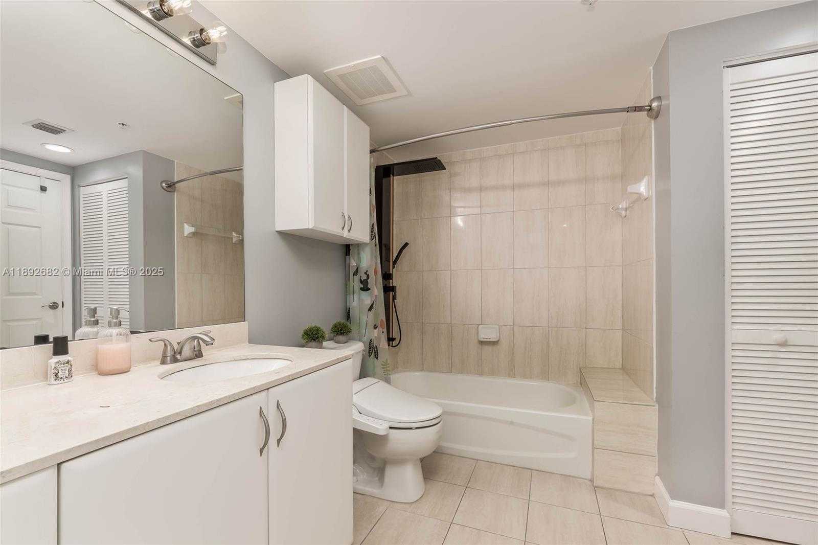 Small Image of 1750 NORTH BAYSHORE DR #1809, Miami Number 15
