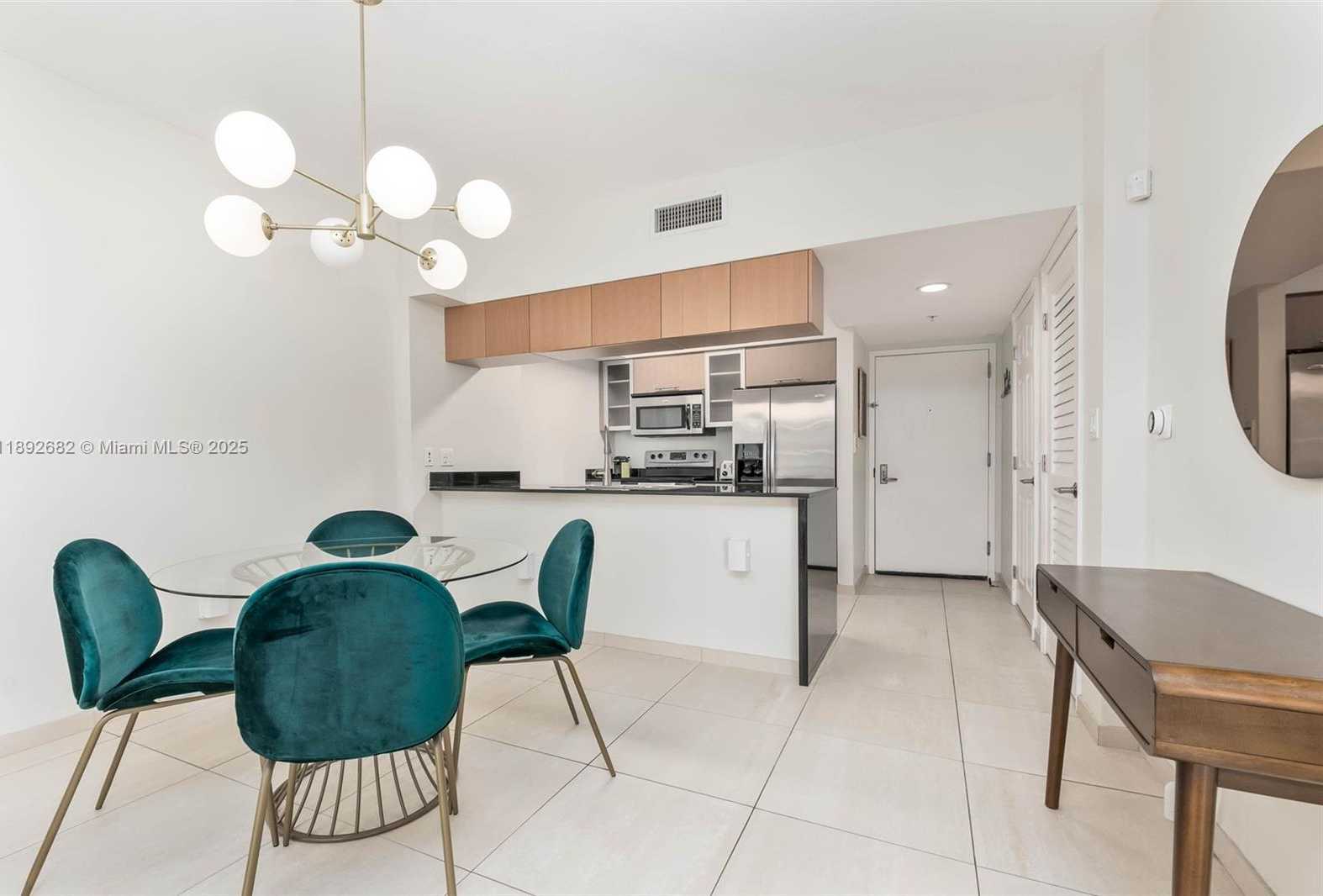 Small Image of 1750 NORTH BAYSHORE DR #1809, Miami Number 5