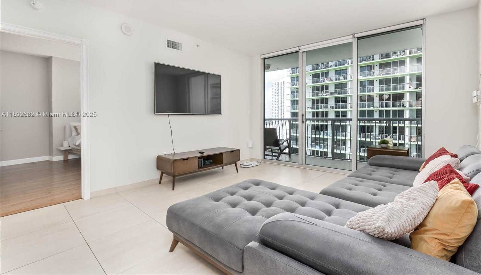 Small Image of 1750 NORTH BAYSHORE DR #1809, Miami Number 8