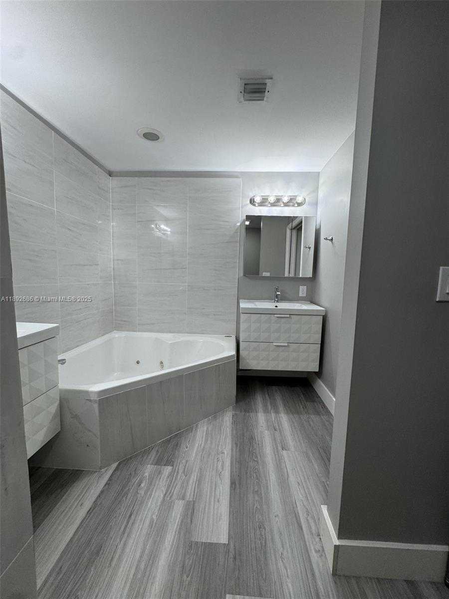 Small Image of 9725 NORTH WEST 52ND ST #114, Doral Number 12