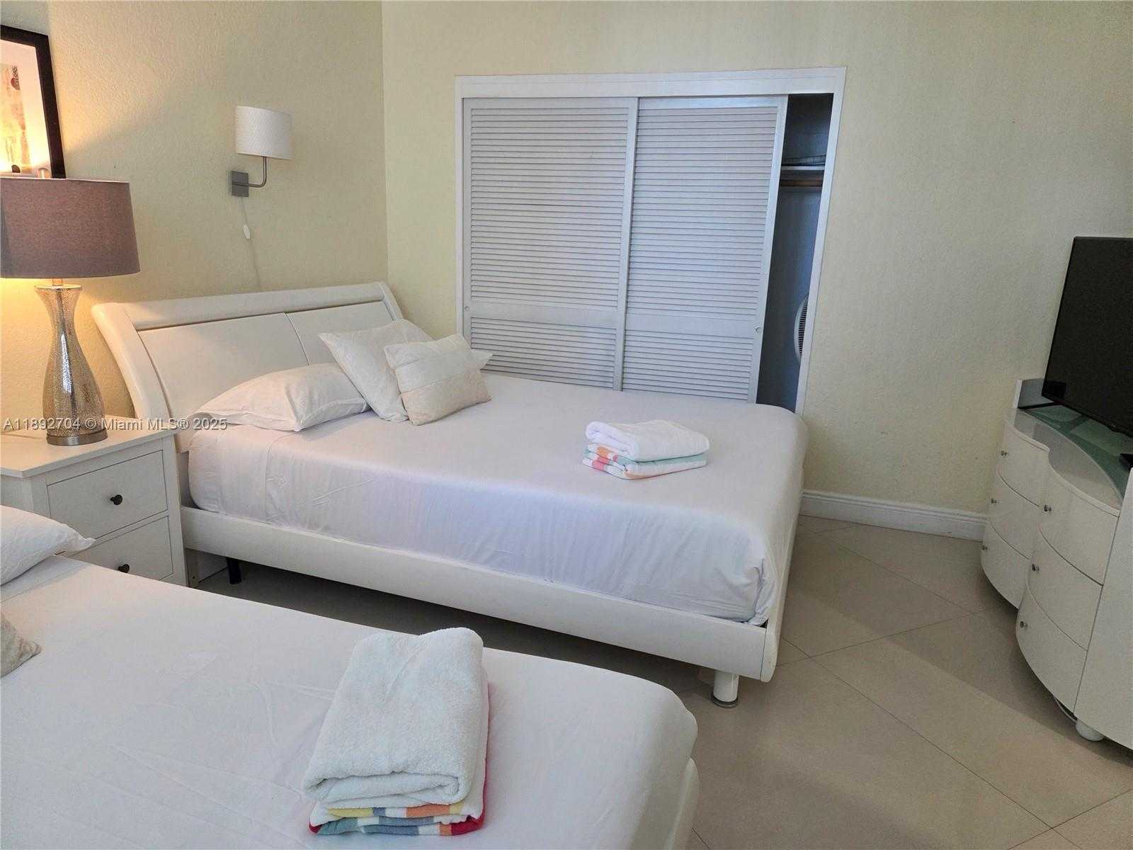 Small Image of 3901 SOUTH OCEAN DR #8S, Hollywood Number 11