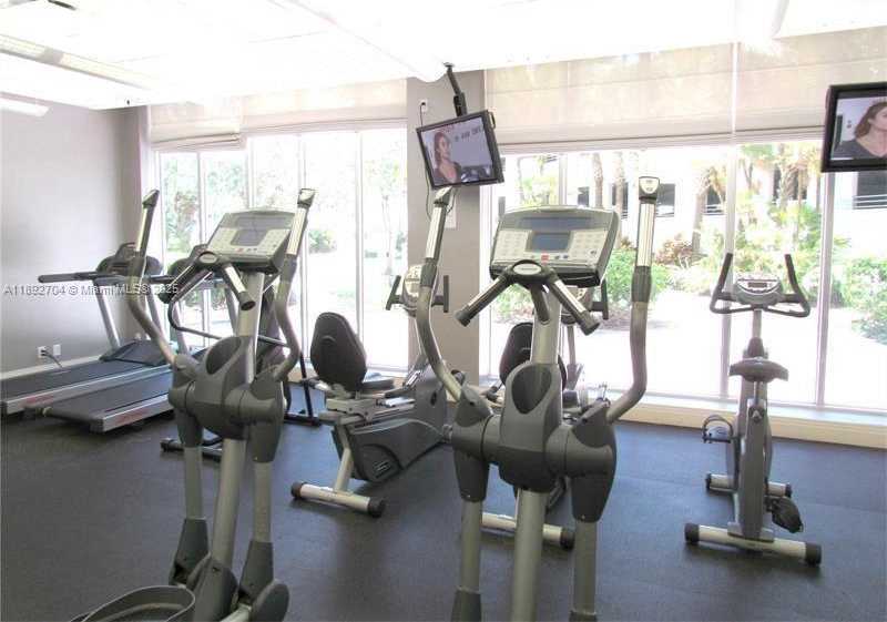 Small Image of 3901 SOUTH OCEAN DR #8S, Hollywood Number 21