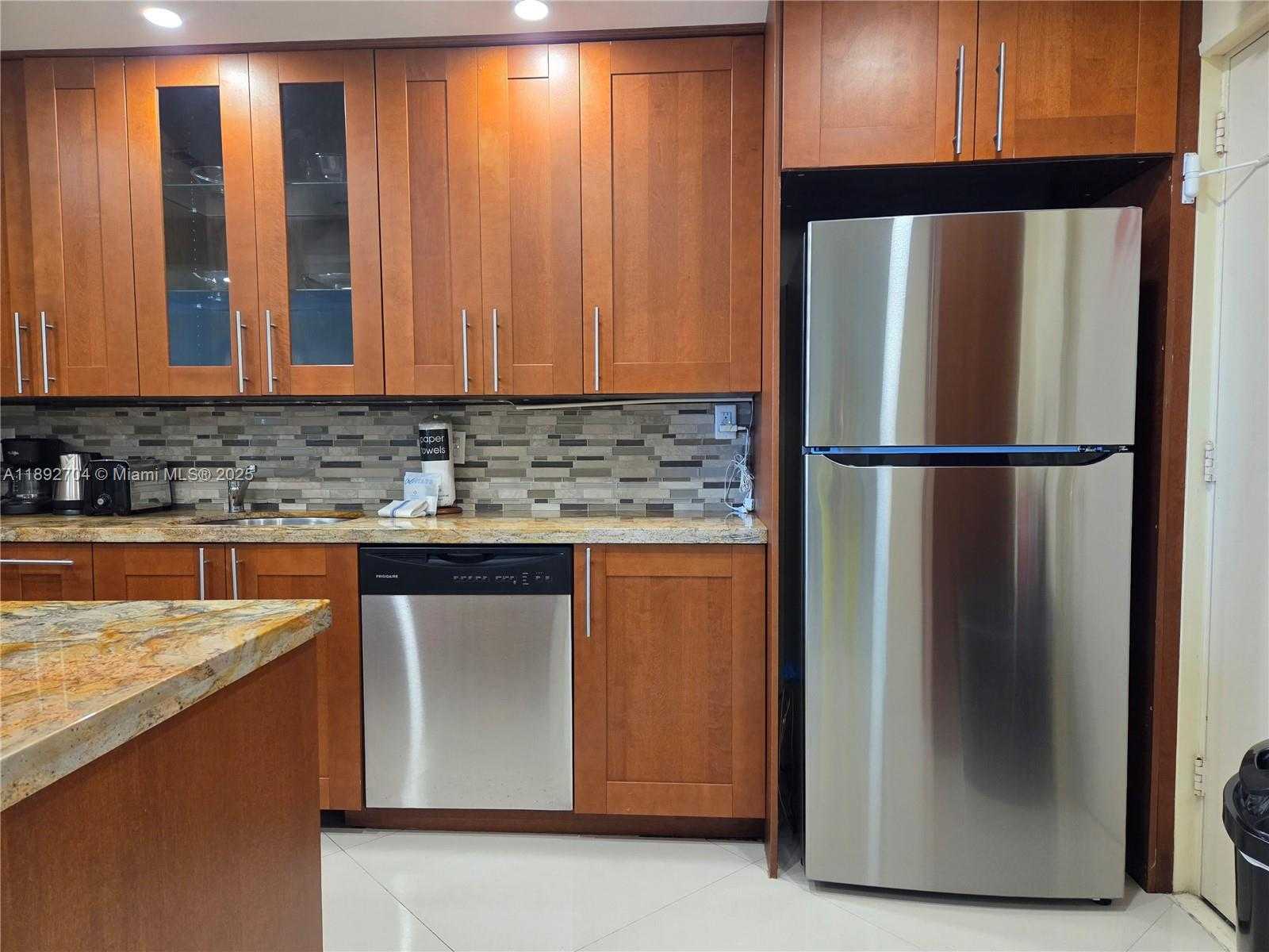 Small Image of 3901 SOUTH OCEAN DR #8S, Hollywood Number 3