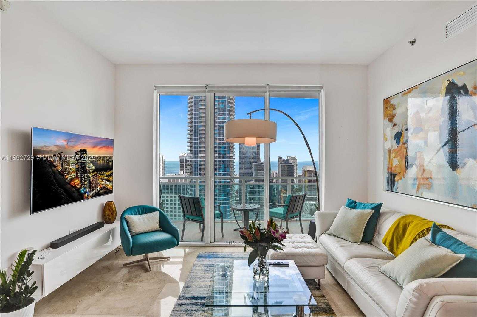 Small Image of 950 BRICKELL BAY DR #4707, Miami Number 5