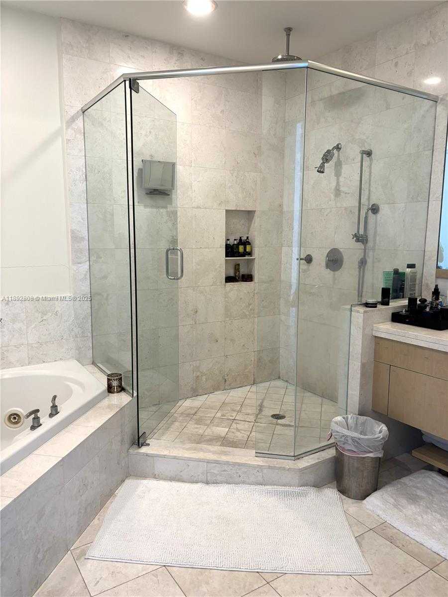 Small Image of 900 BRICKELL KEY BLVD #2602, Miami Number 19