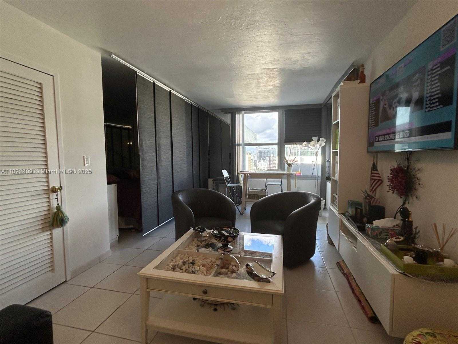 Small Image of 2899 COLLINS AVE #1715, Miami Beach Number 14
