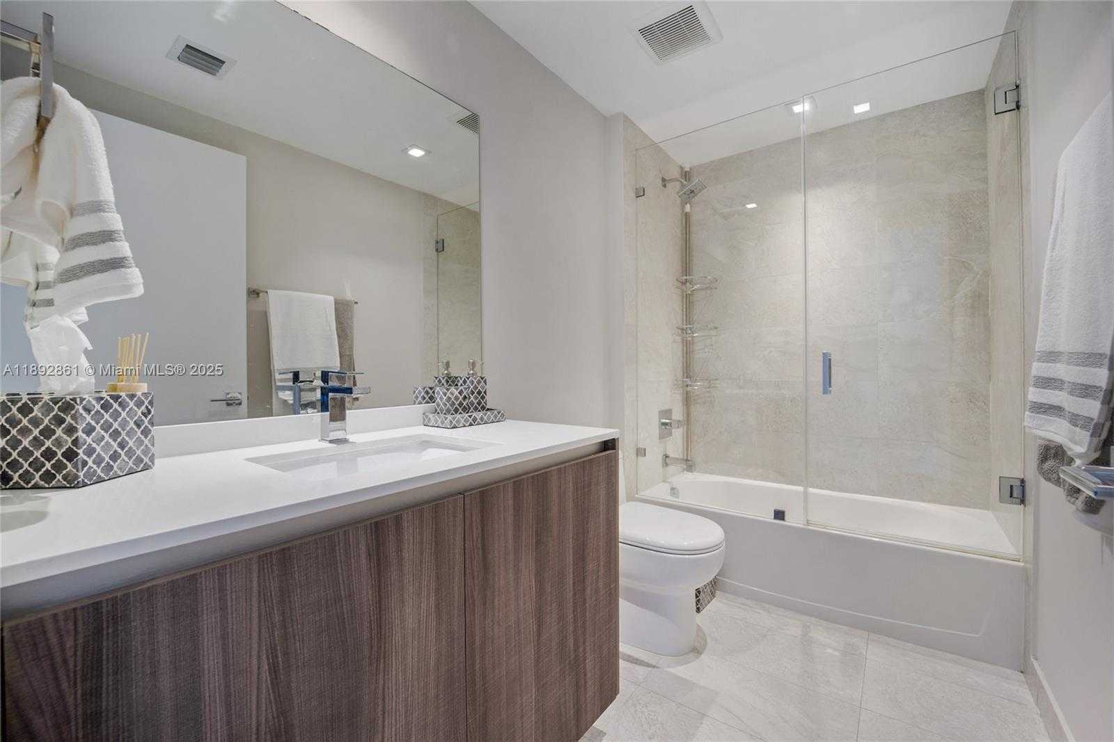 Small Image of 488 NORTH EAST 18TH ST #3210, Miami Number 17