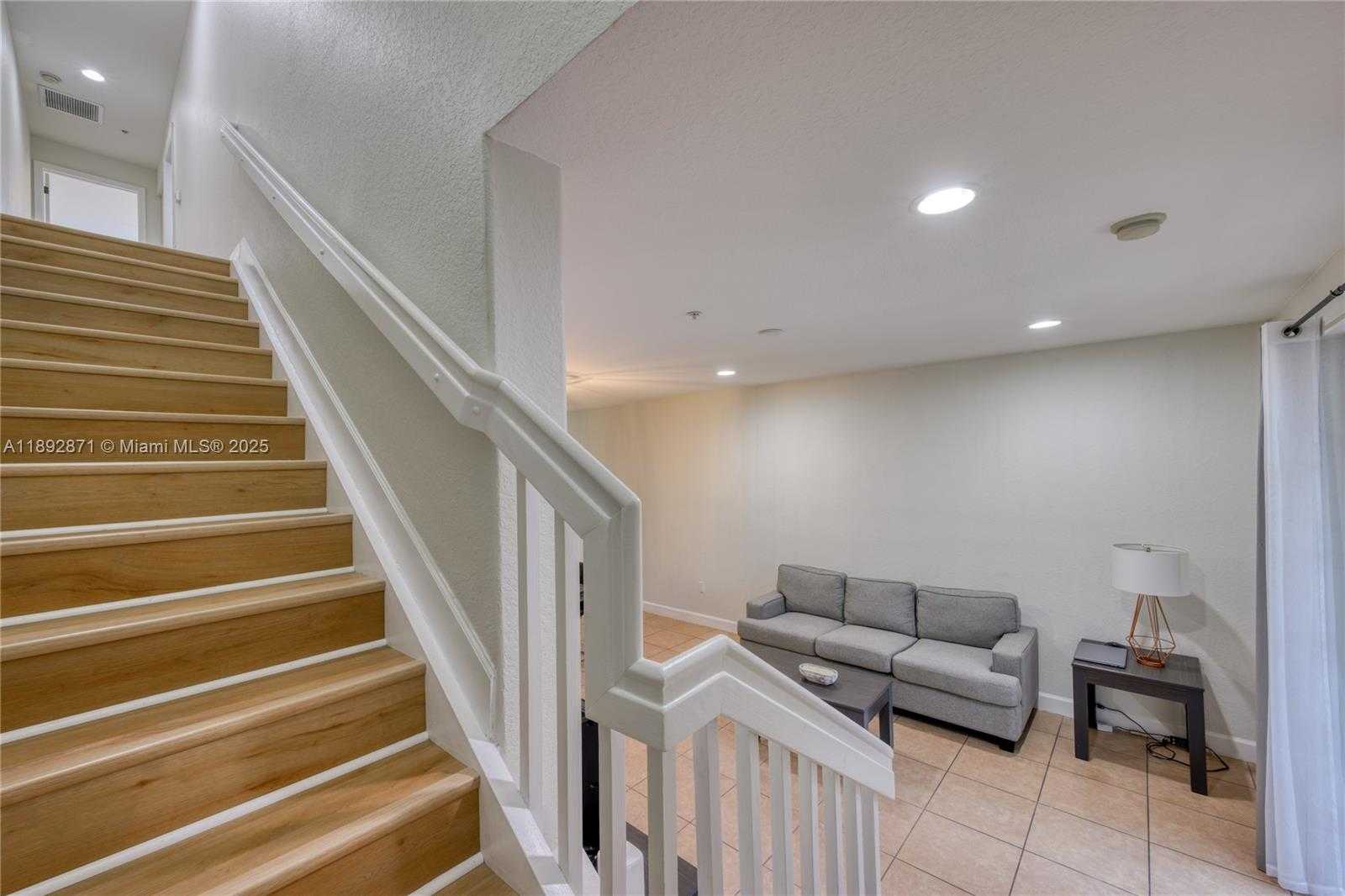 Small Image of 430 SOUTH WEST 147TH AVE, Pembroke Pines Number 13