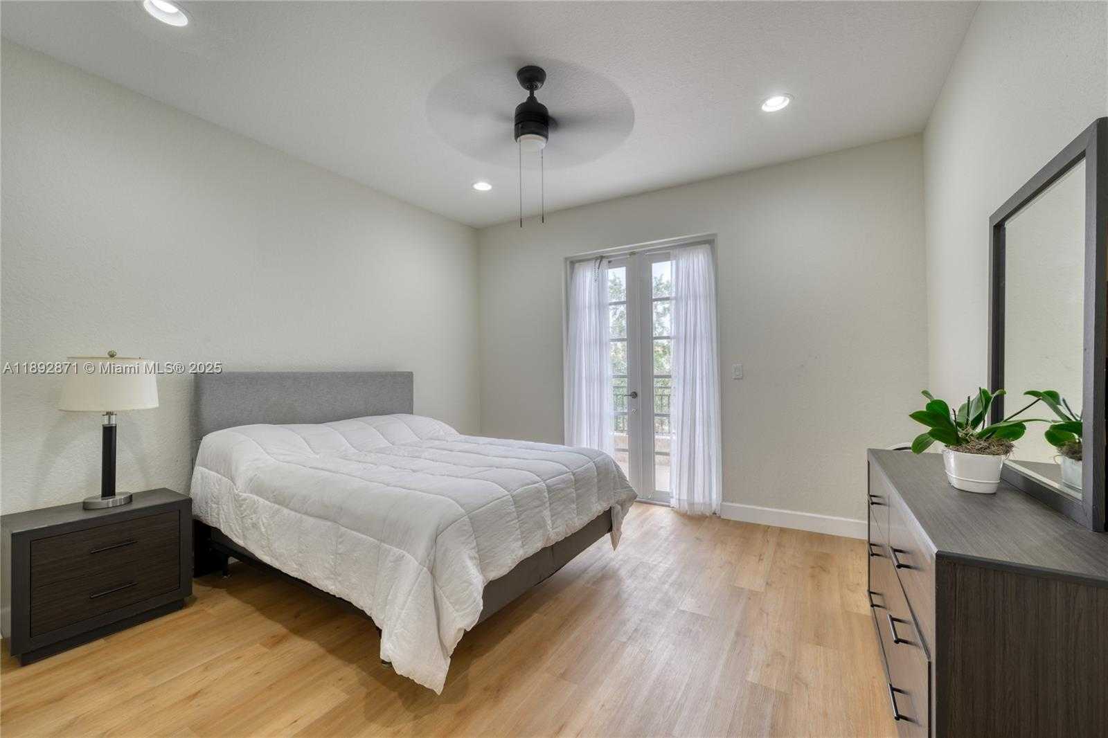 Small Image of 430 SOUTH WEST 147TH AVE, Pembroke Pines Number 18