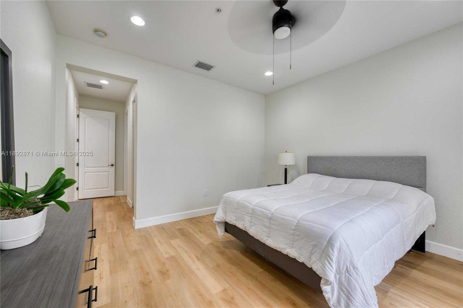 Small Image of 430 SOUTH WEST 147TH AVE, Pembroke Pines Number 21