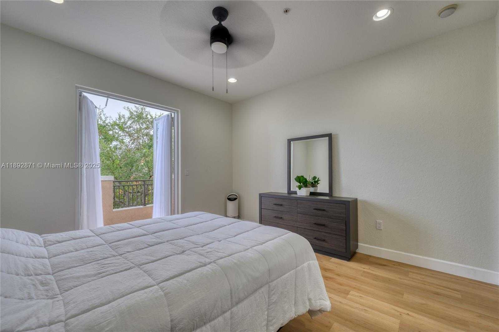 Small Image of 430 SOUTH WEST 147TH AVE, Pembroke Pines Number 22